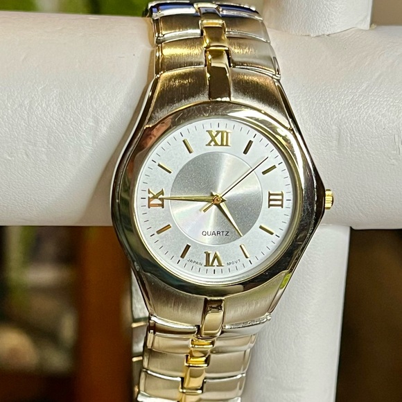 Vintage Avon Quartz Men’s Watch with Extra Links - Picture 3 of 5